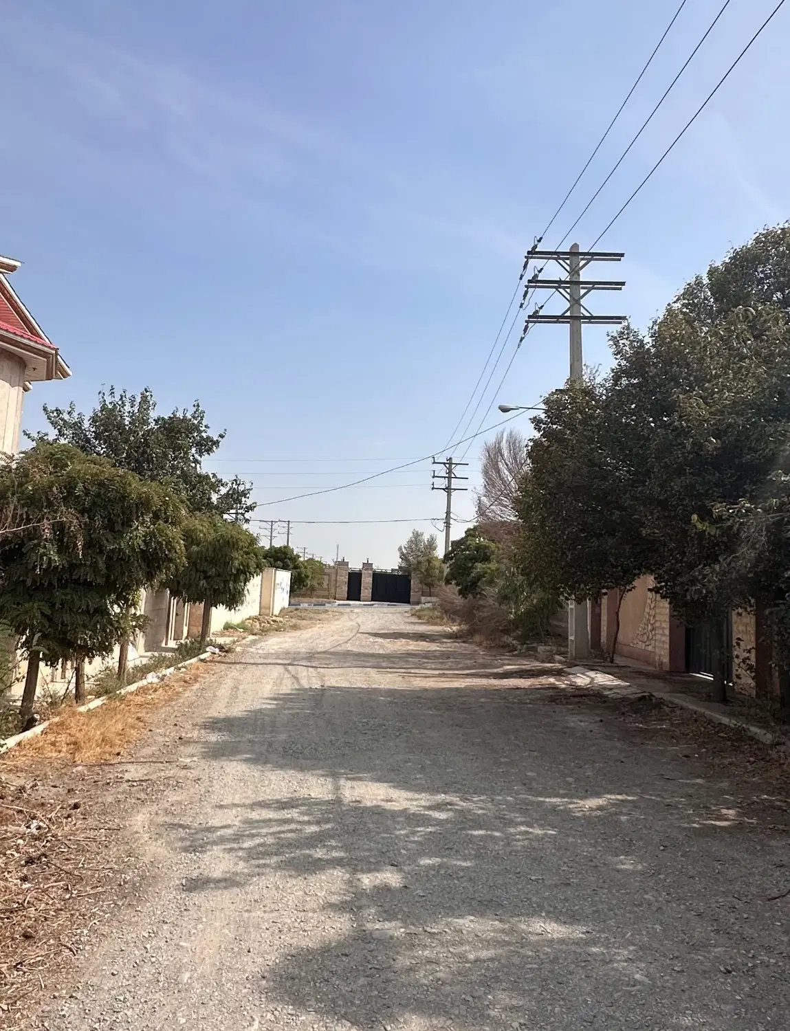 زمین نقلی داخل خودشهرک زعفرانیه سنددار کوچه خوب