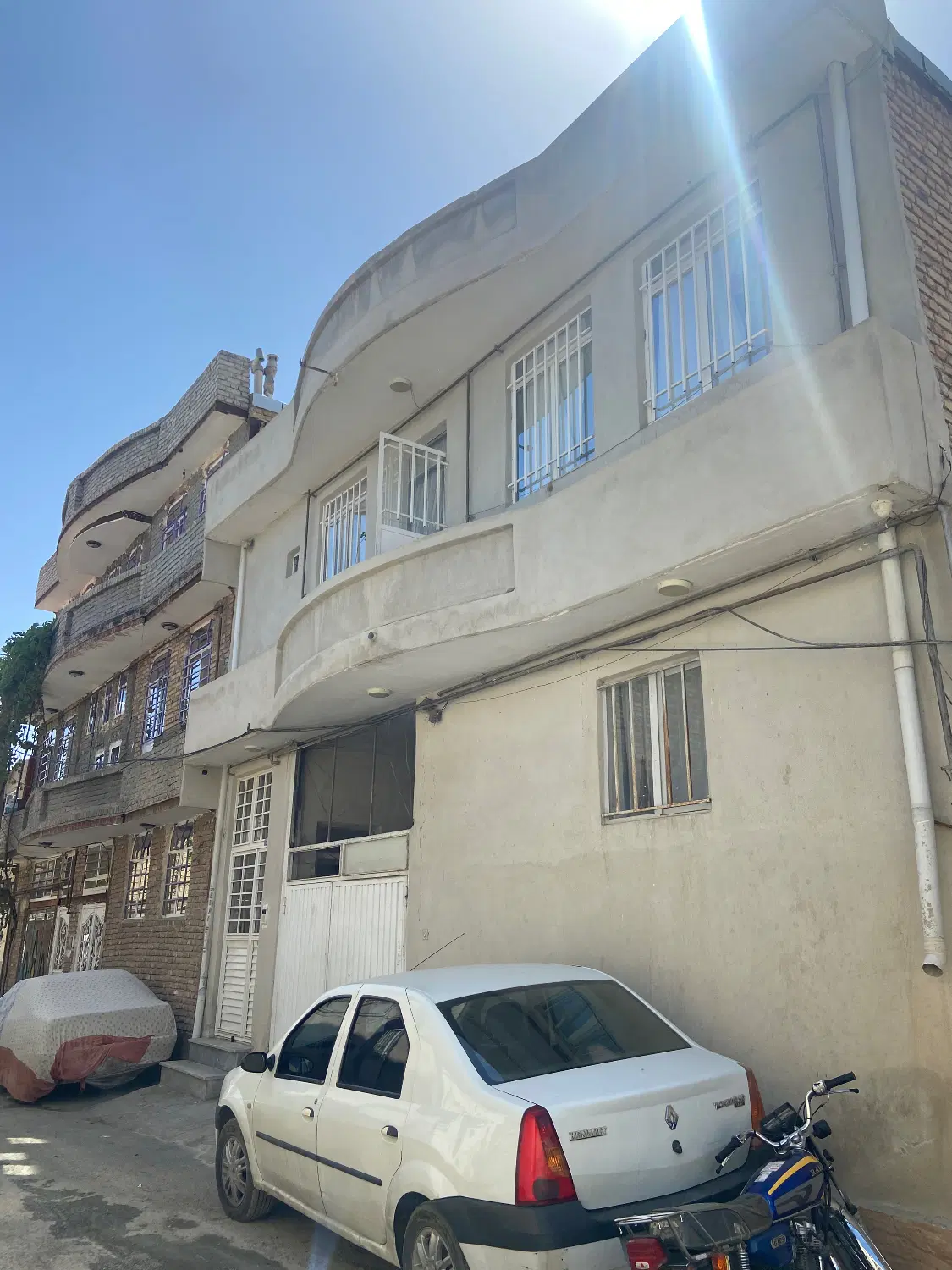 منزل مسکونی دو طبقه