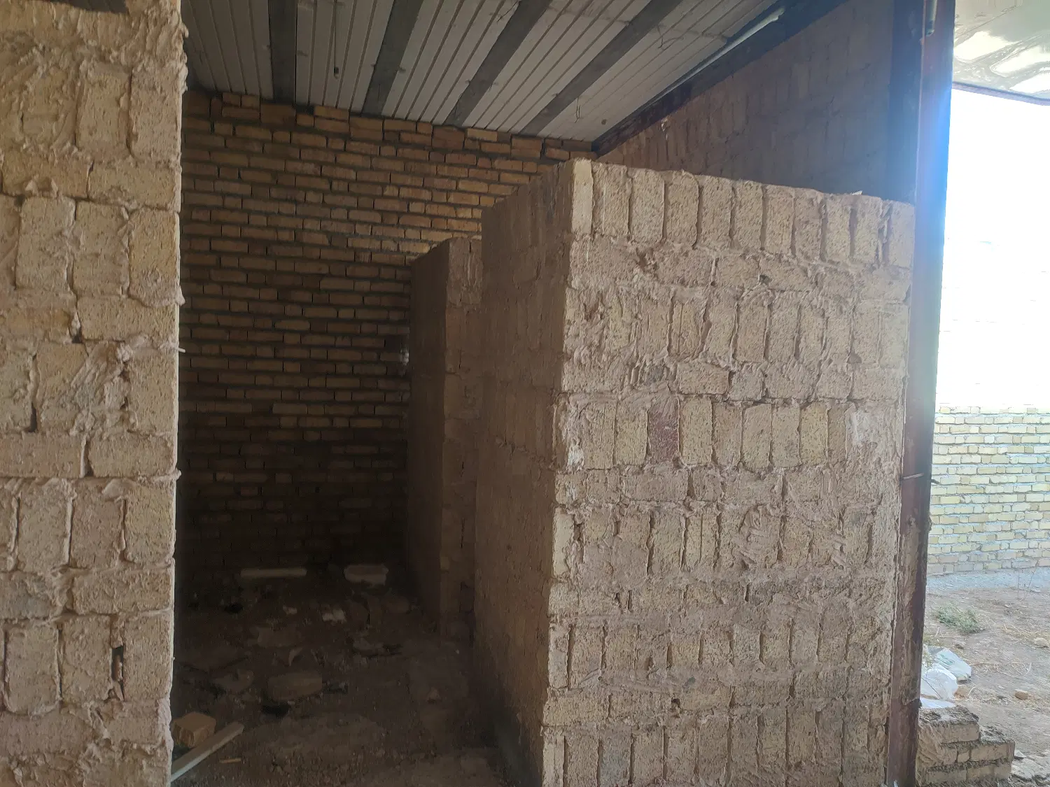 خانه نیمه کاره