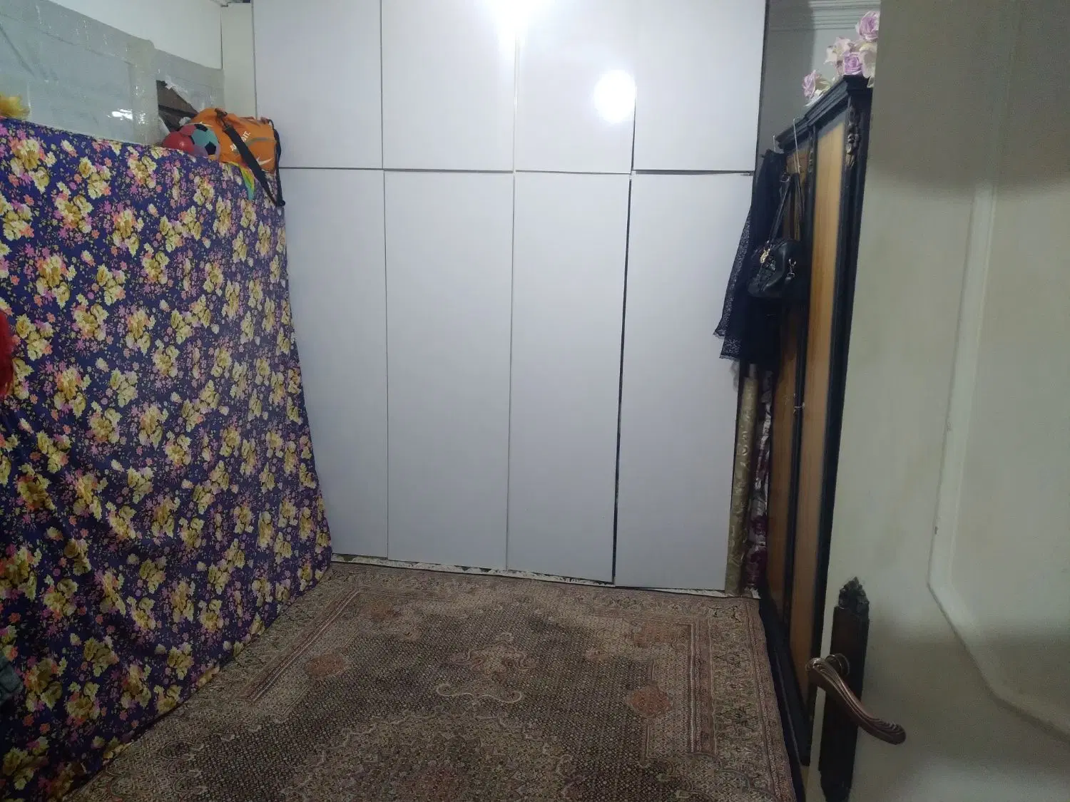 حیاط مسکونی امیرکبیر تقاطع ورزش اول کوی نوبهار
