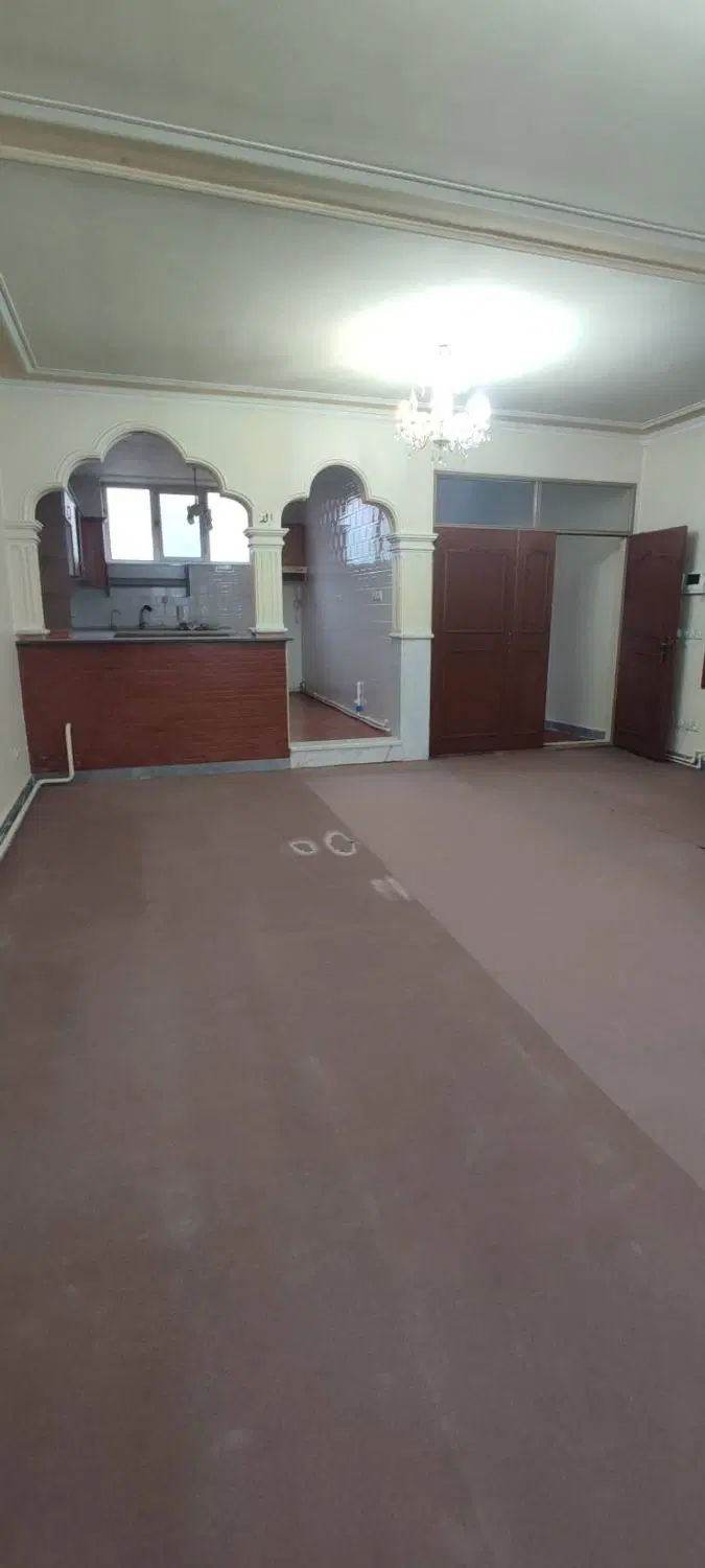 اجاره آپارتمان۱۱۰متری در عباسی طبقه اول