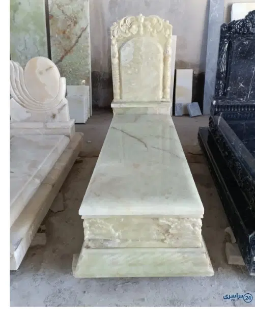 سه قطعه قبر سه طبقه
