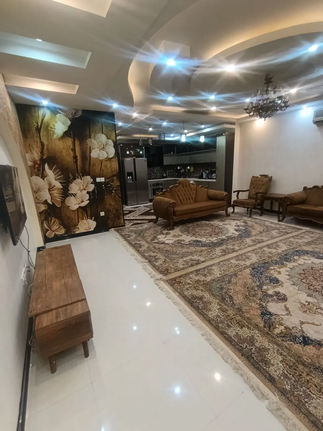 ۱۰۰ متری برند