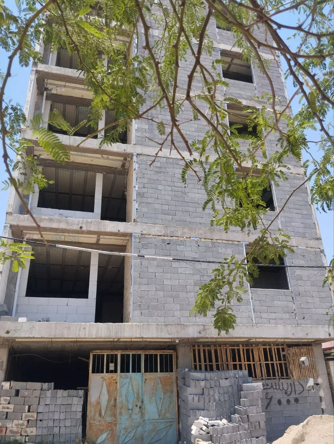 پیش فروش اپارتمان فاز سه روبروی ۴۰۰ واحد بندر