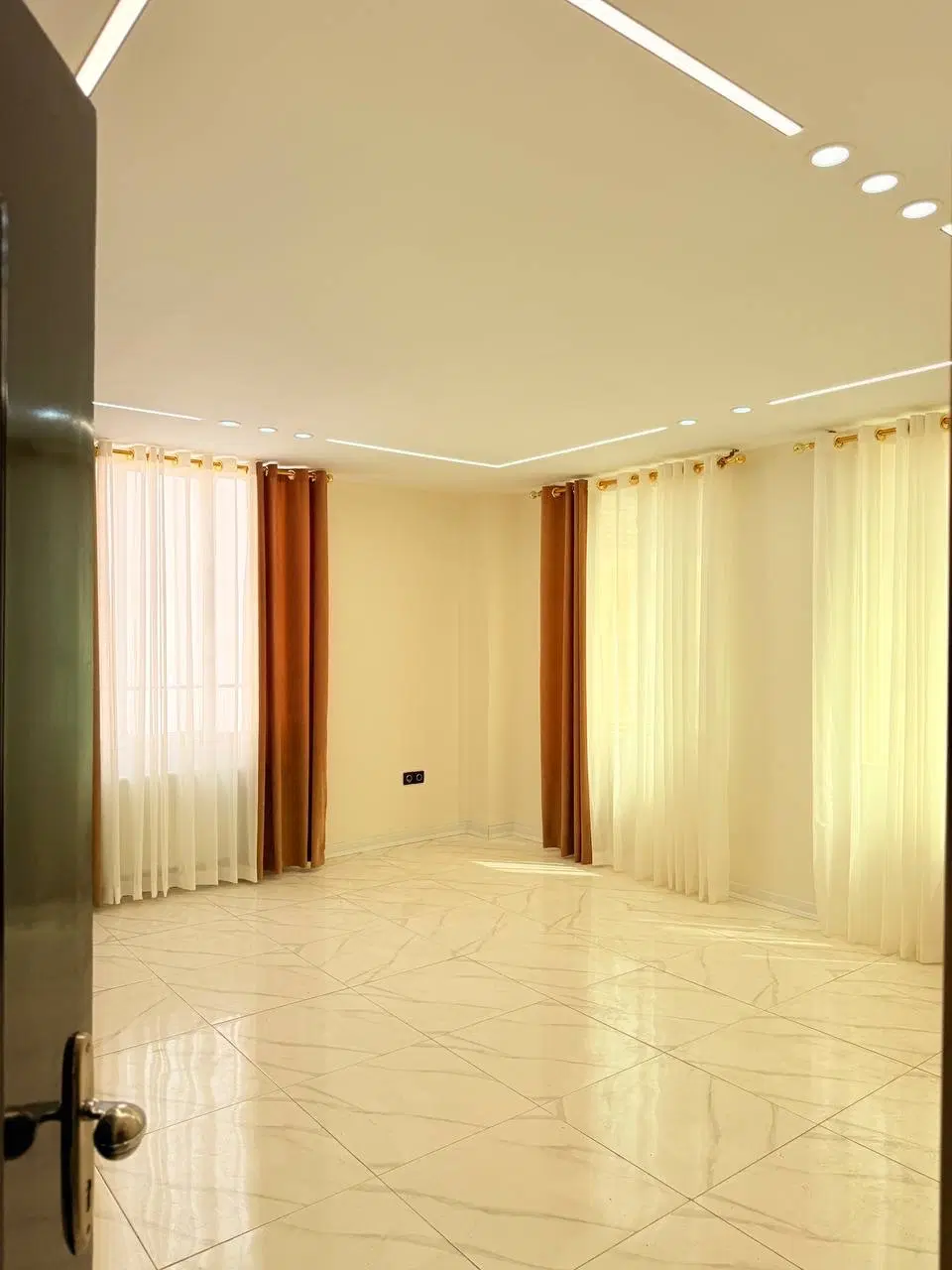 56متـر(سندتکبرگ)پارکینگ+وام آماده_کم واحد