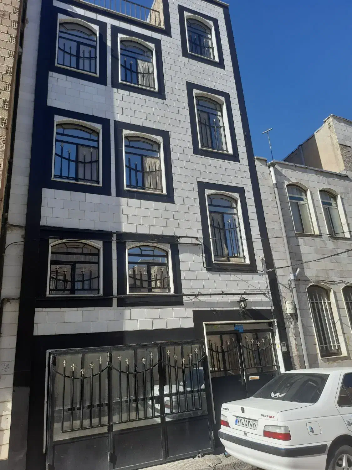 طبقه همکف ، تک واحد ، ۱۱۰ متر مربع، دوخواب