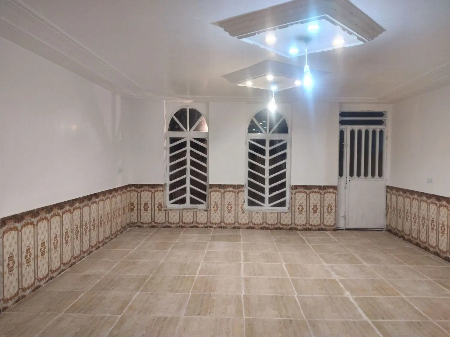 اجاره خانه در کرونی