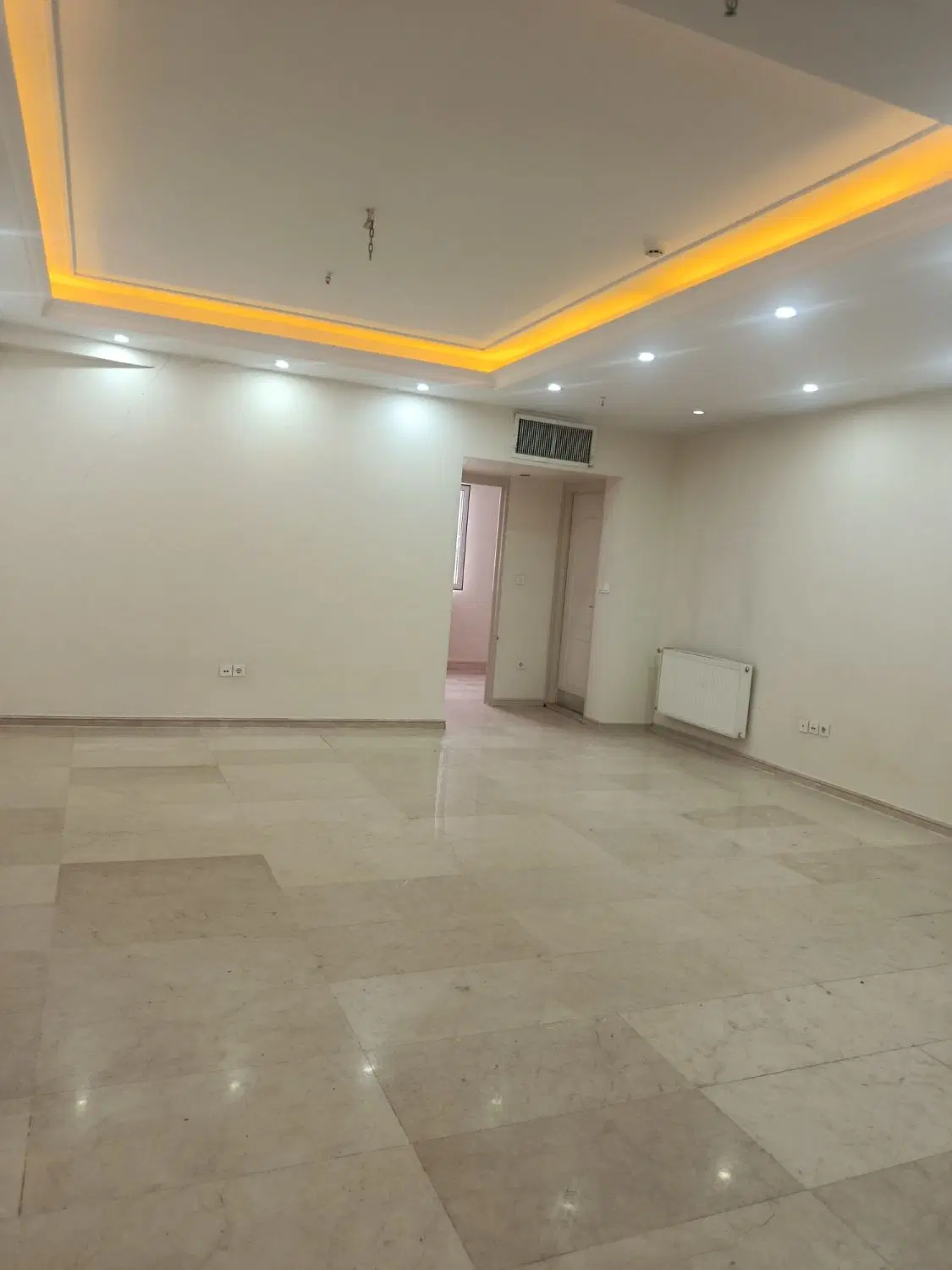 اپارتمان ۱۰۰ متر دوخوابه فول امکانات(۲پارکینگه)