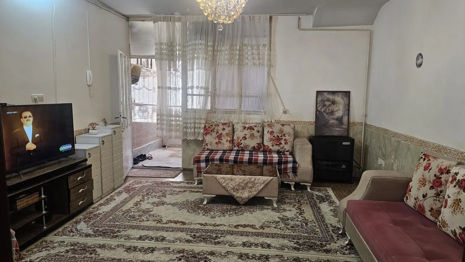 خونه ی نقلی و تر تمیز مناسب زوج و مجرد