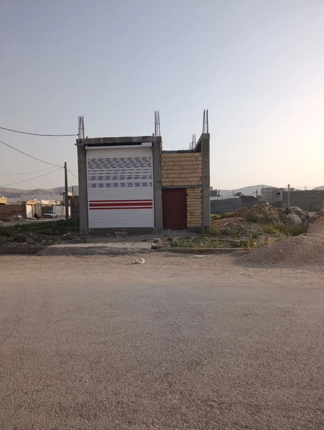 ملک تجاری مسکونی۱۴۸