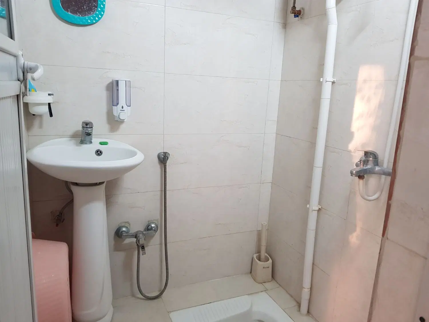 یک سوییت مبله به رهن اجاره داده می شود