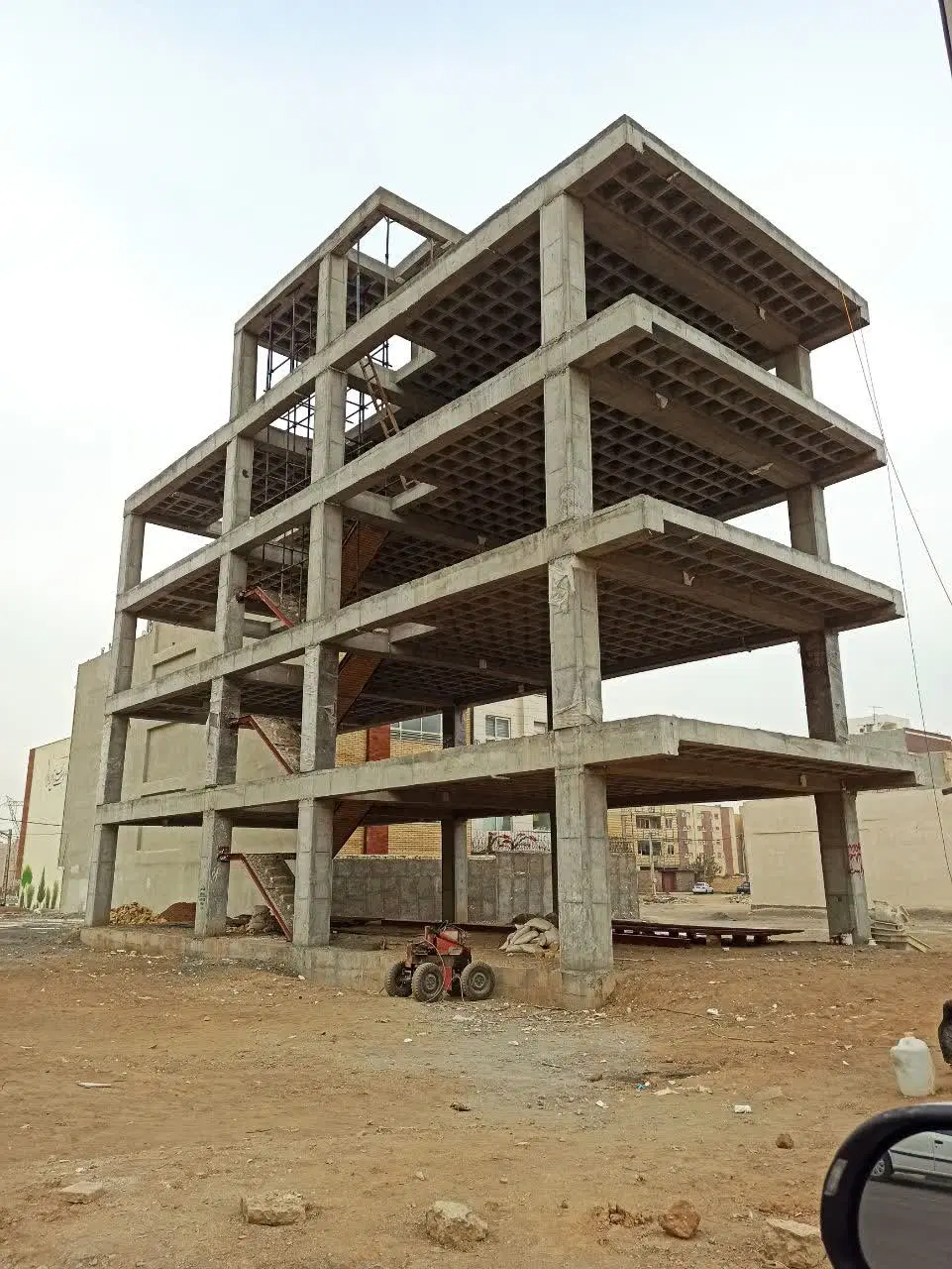 ۳ طبقه رو پیلوت_تاپ لوکیشن_سازه درجه۱