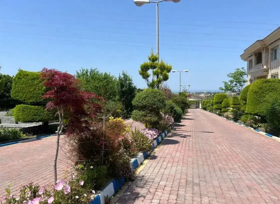 زمین ۲۵۰ متری بر جاده کارکوه تک برگ آماده به ساخت