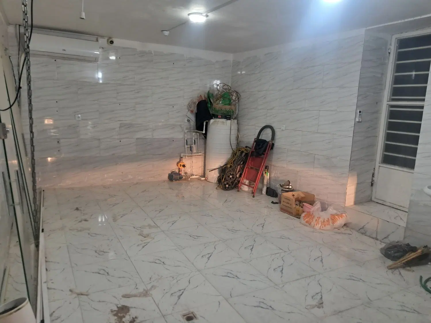 منزل لاهیجان خ شهید صادقی جنب چهار راه پارک