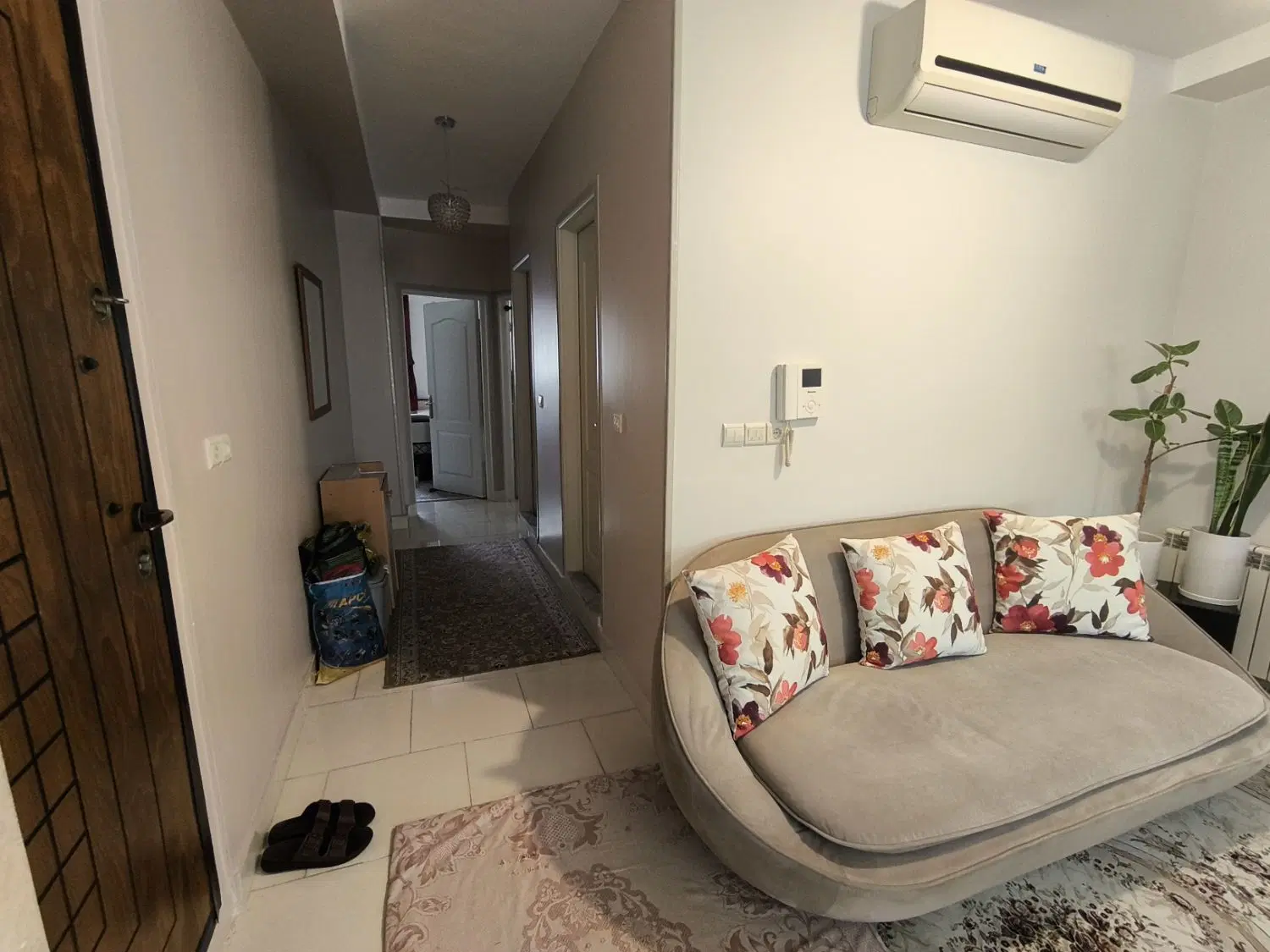 ۱۰۶ متری اول بهارستان ۱