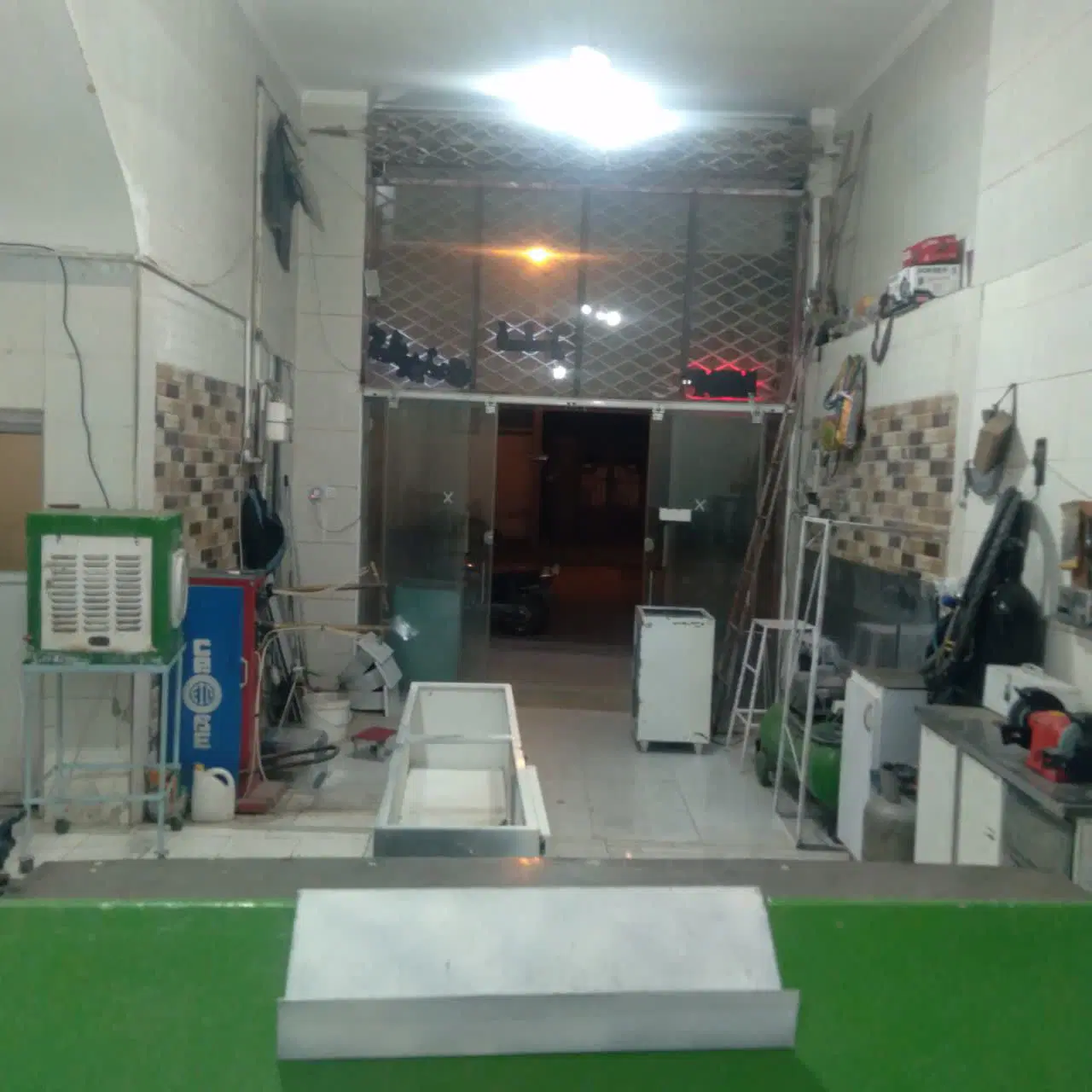 ملک مغازه تجاری مسکونی
