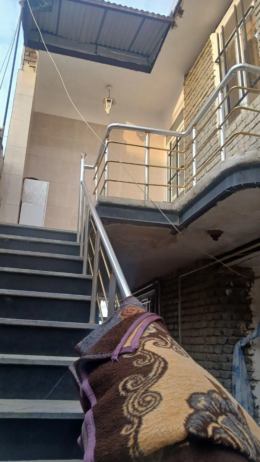 یک خانه مسکونی دو طبقه در کشتارگاه باغ رضوان
