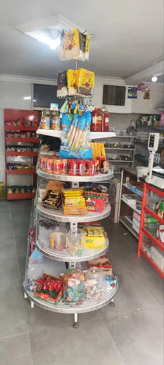 اجاره مغازه ۴۰ متری بر خیابان اصلی جهت انبار