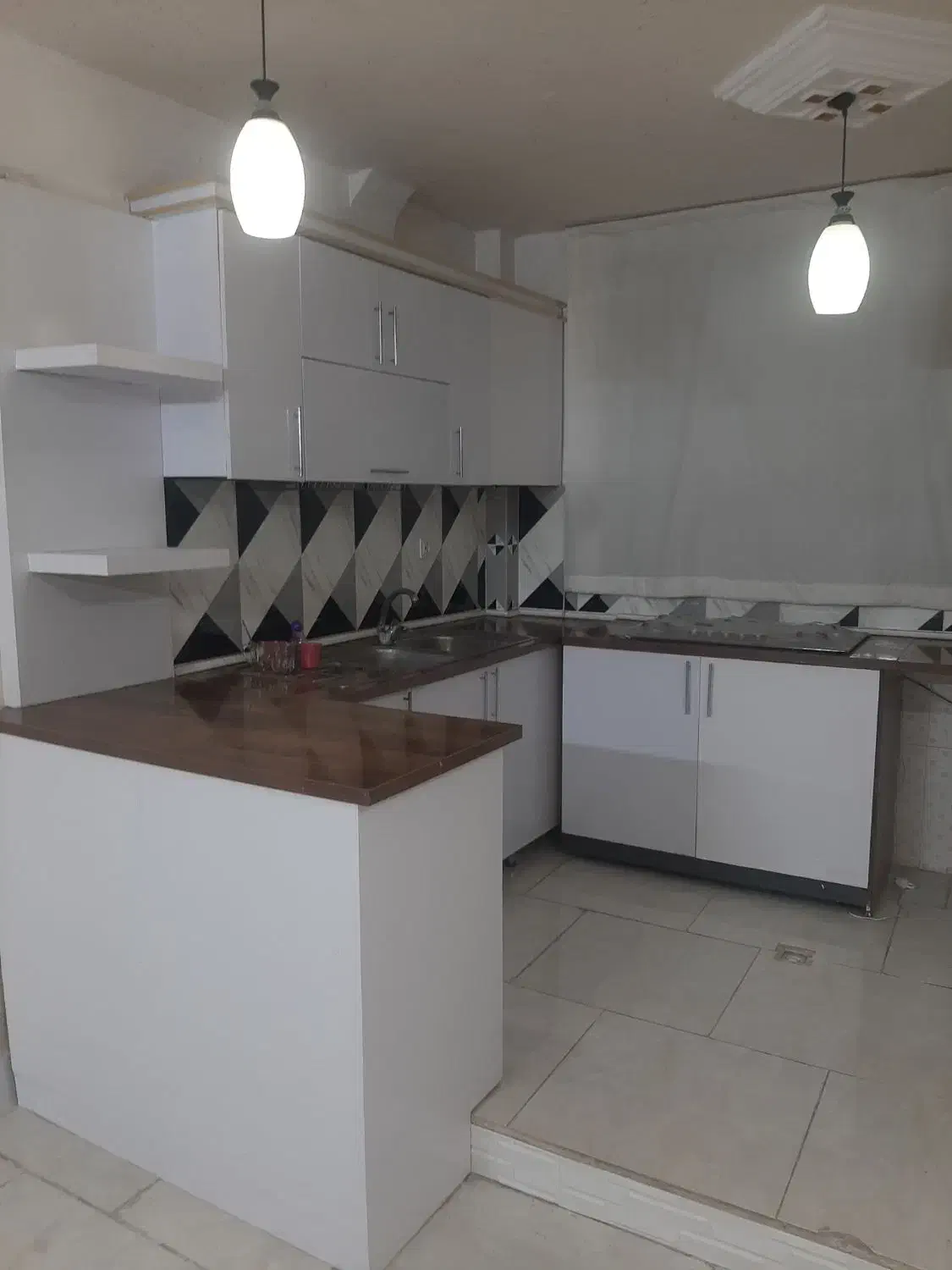 آپارتمان ۸۵متری با آسانسور طبرسی ۲۸