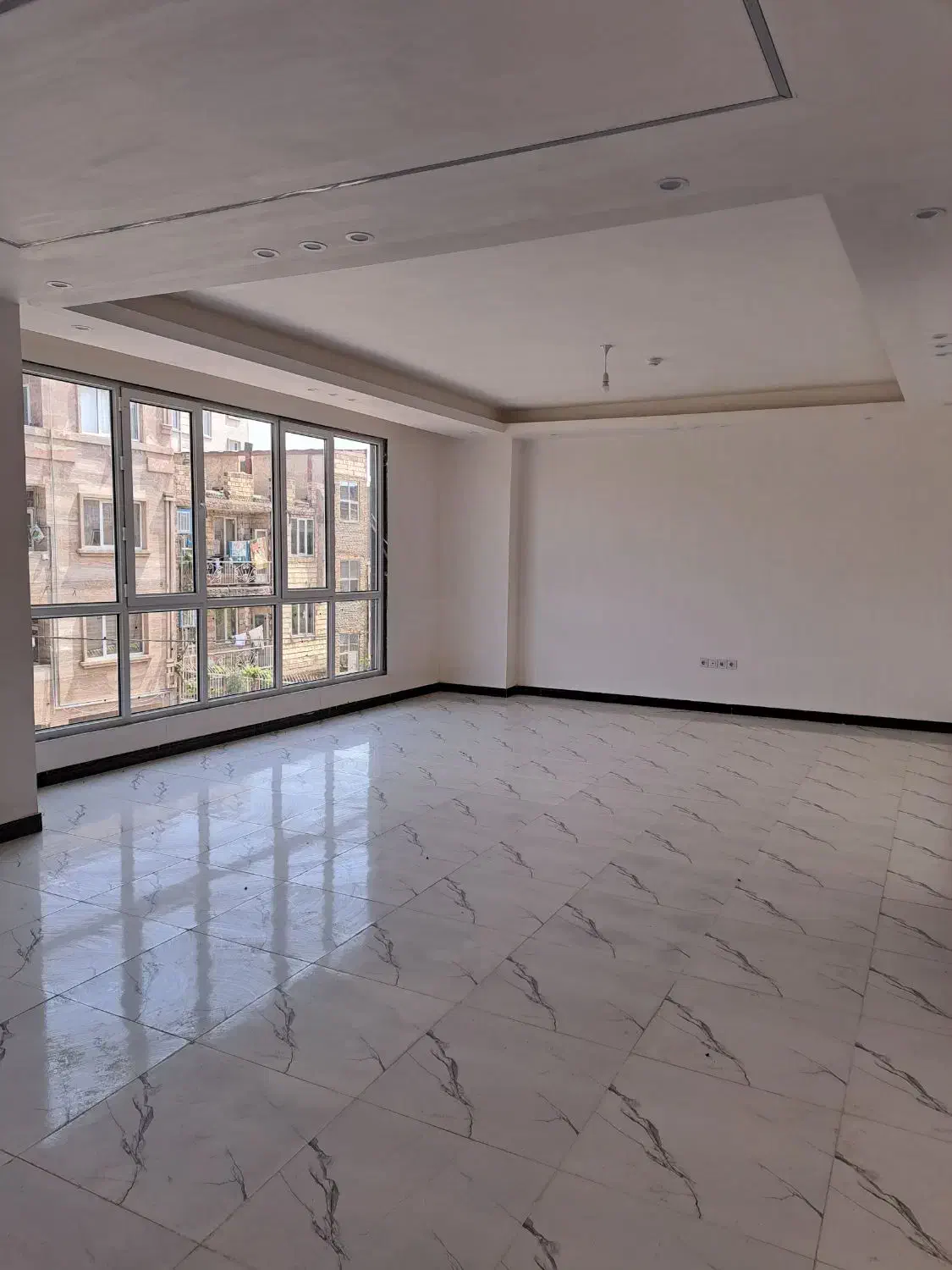 فروش واحد ۱۱۲ متری هشتگرد شهرک دانش