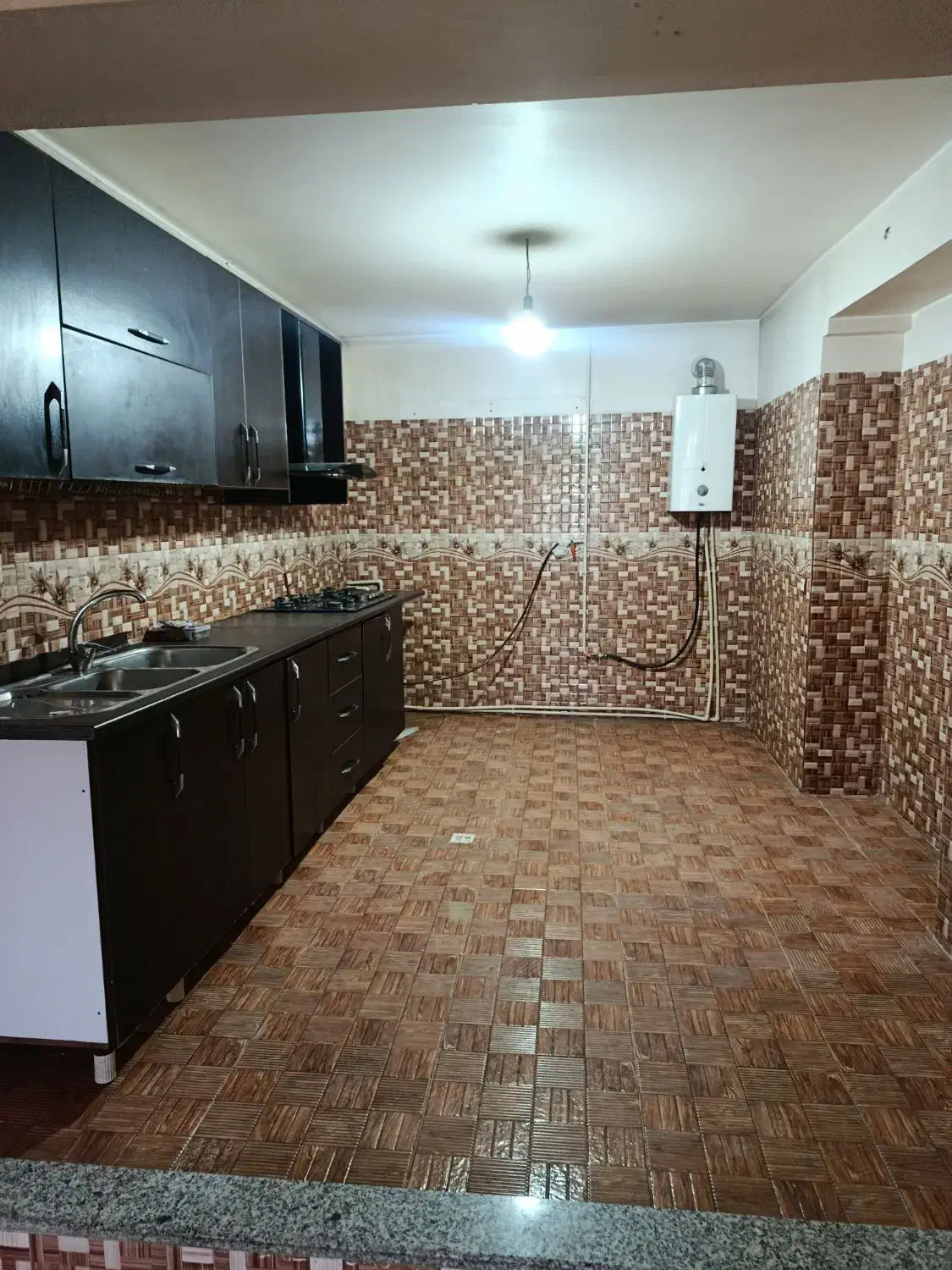 رهن و اجاره یک طبقه 100متری با پارکینگ مجید اباد
