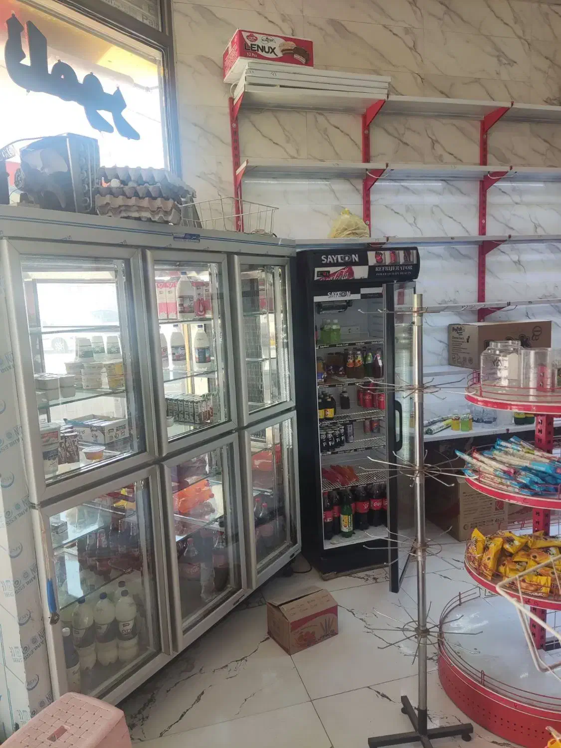 هایپر مارکت با قفسه ویخچال