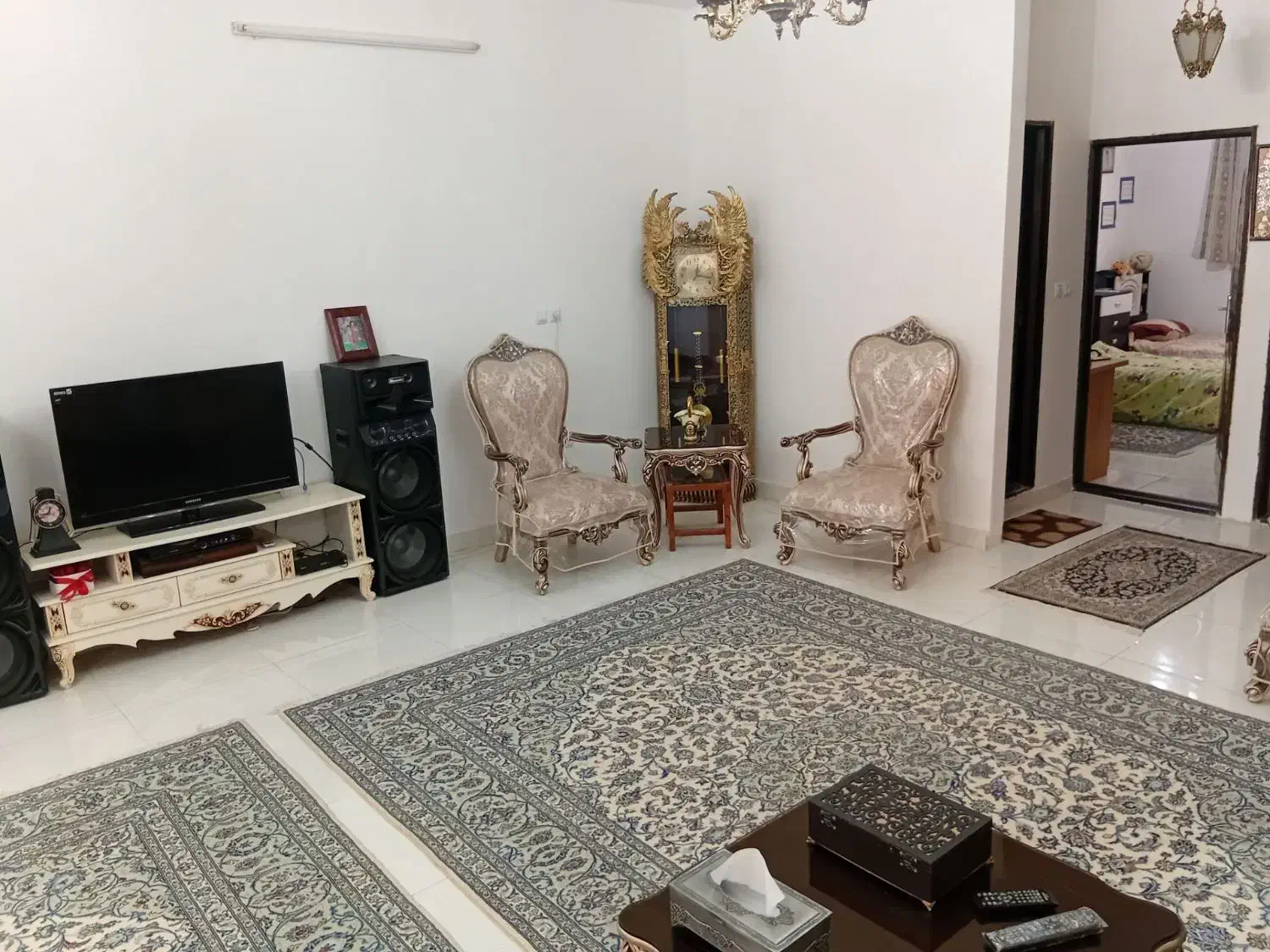 فروش واحد طبقه ۳ ب متراژ ۱۱۰متر  سمت کارشناسان