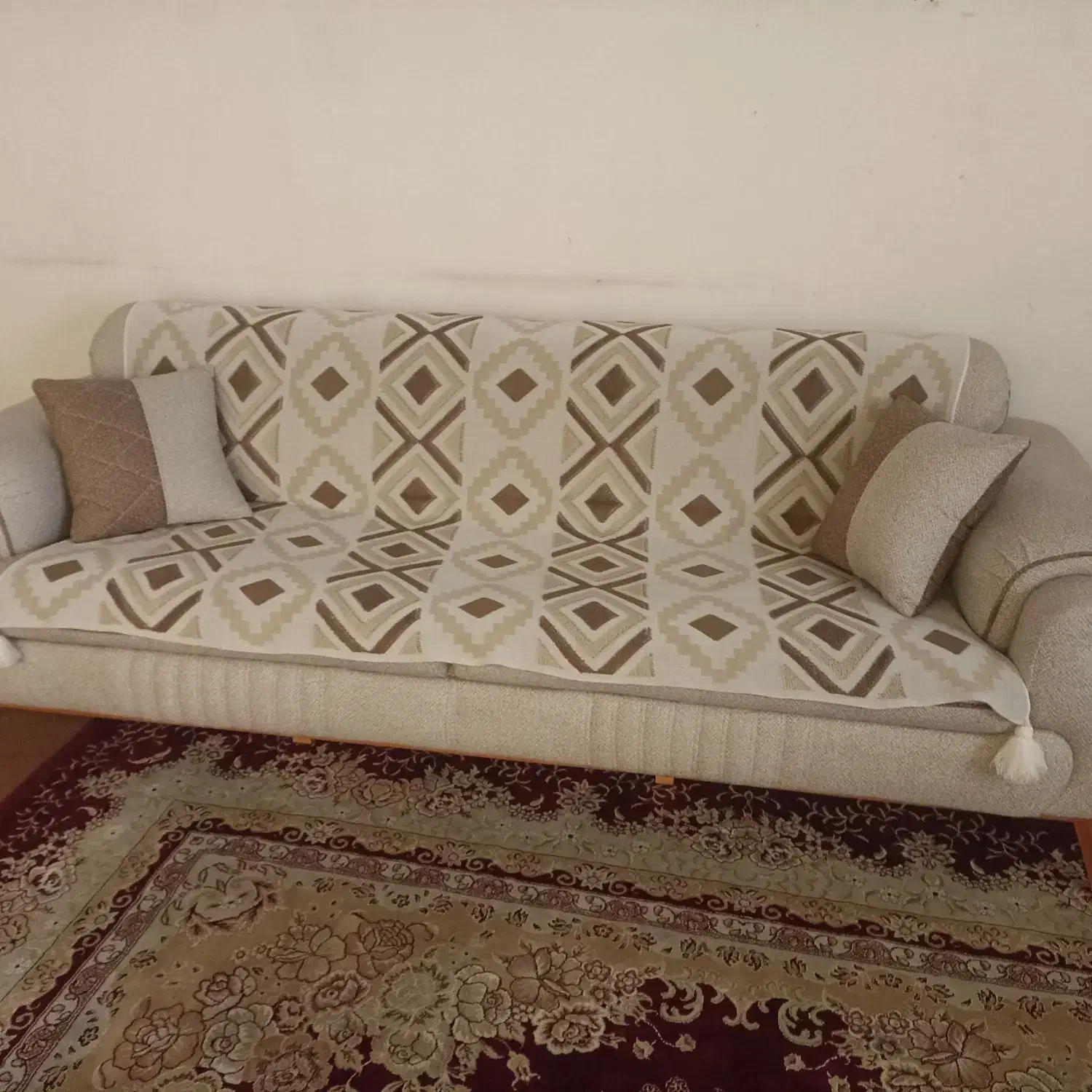 آپارتمان۱۰۴متر گل نرگس