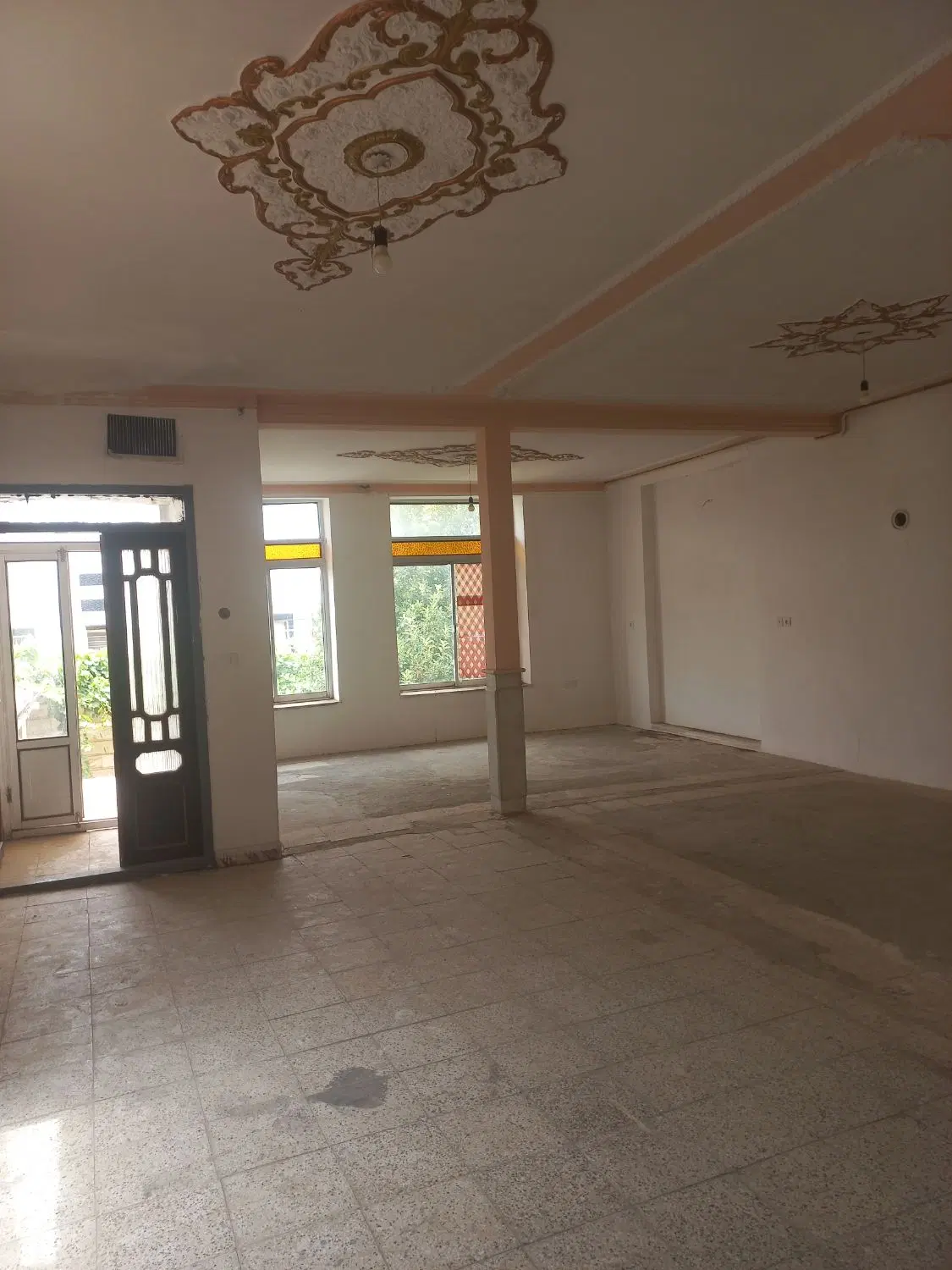 خانه  دربست دو طبقه بلوارنشاط