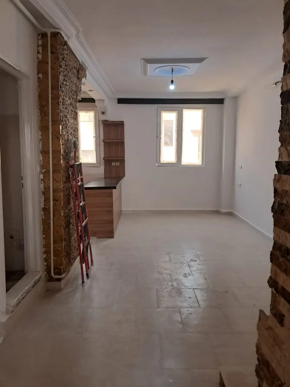 ۵۰ متر تکواحدی با اسانسور