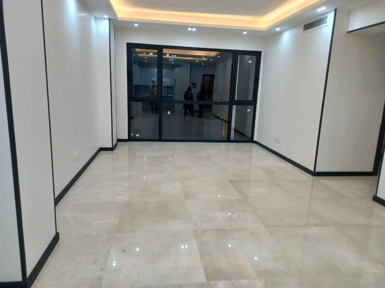 ۹۶ متر_ ۲ خواب _ فول امکانات_ یک‌ساله