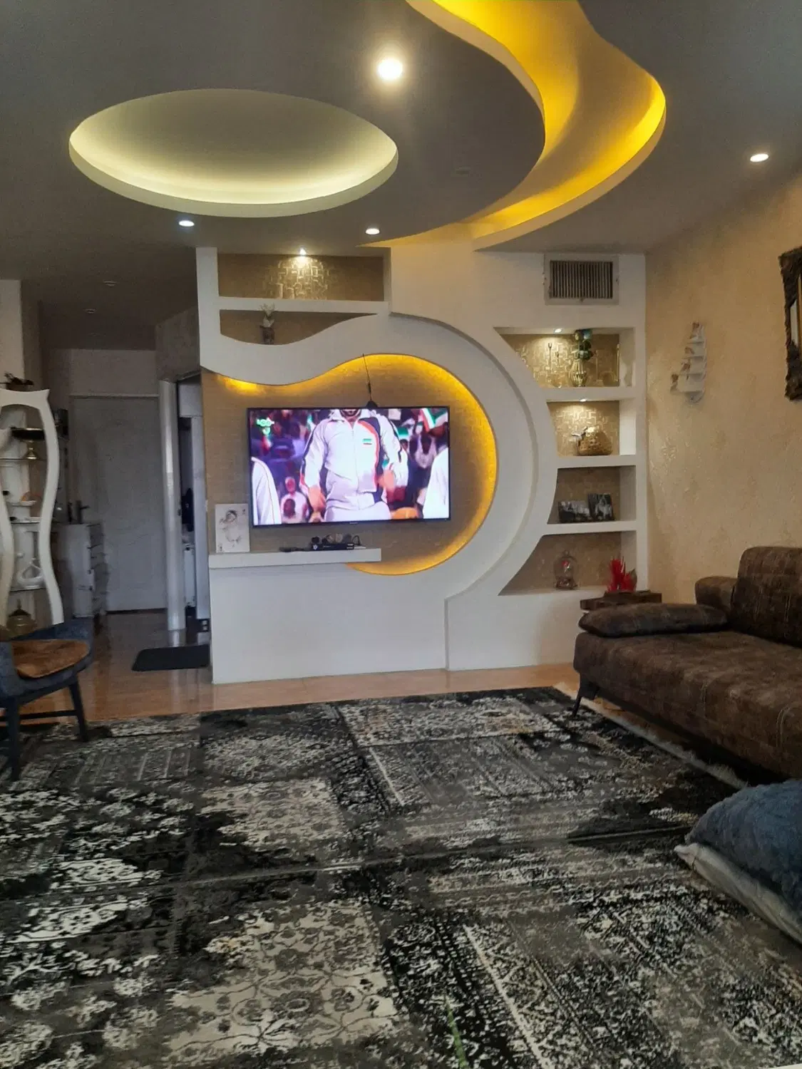 واحد ۸۵ متری لوکس دوخواب ابرسانی اسانسورنما رومی