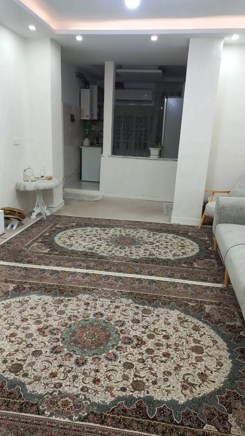 واحد۶۰متری طبقه دوم کمالشهر