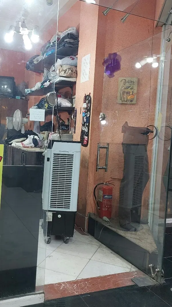 مغازه جهت استفاده به عنوان انبار، دفتر کار، کارگاه