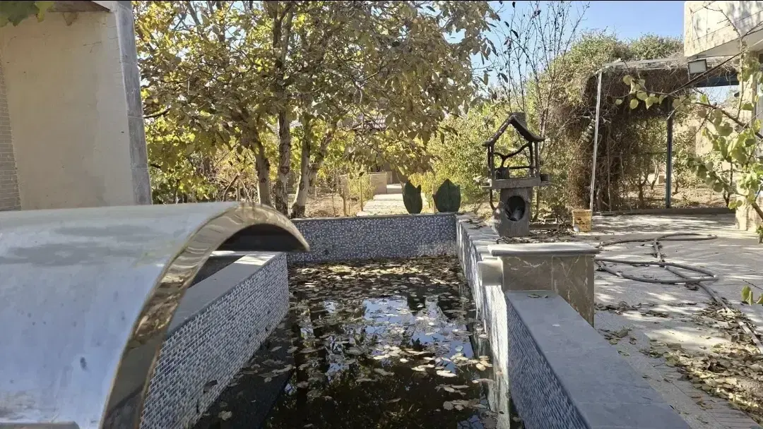 فروش ویلا ۱۱۰۰متری قلعه سفید لب خیابان