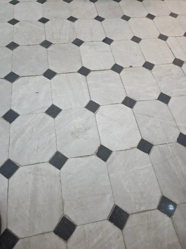 انبار سالن مسقف ۱۵۰ متر درب کرکره برقی کف سرامیک