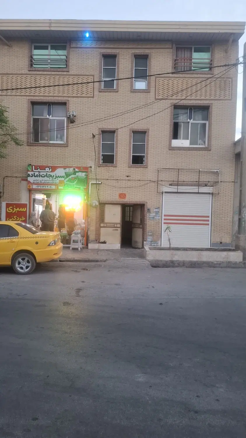 خونه ویلایی  ۱۸۰متر ۳طبقه ۵واحد