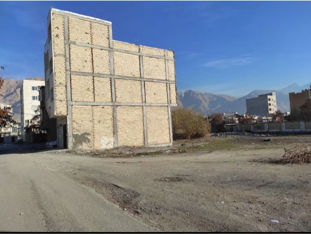 زمین ۸۴ متری تجاری شهرک معلم