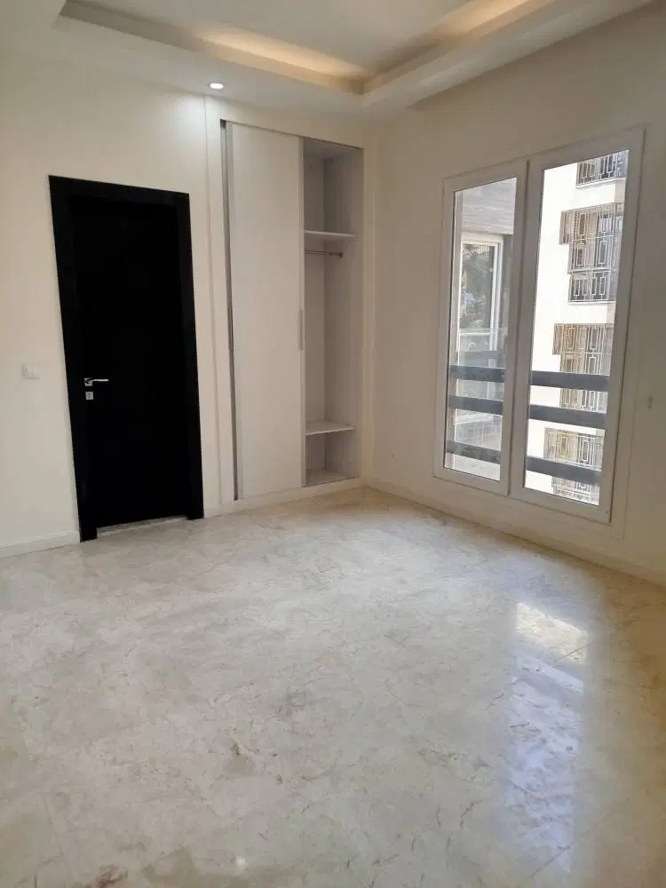 ۵۷متری پارکینگ انباری