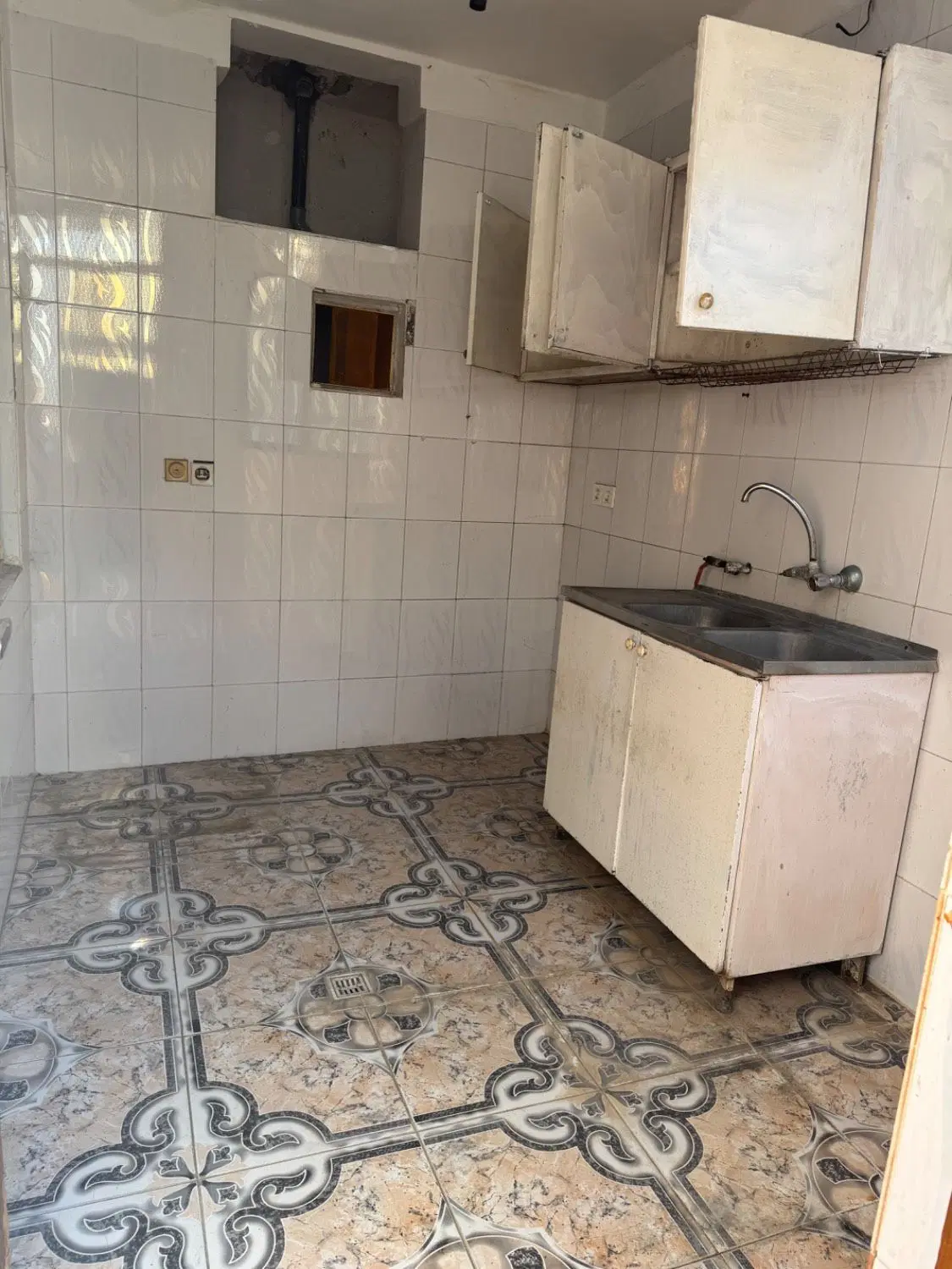 منزل ویلایی به همراه یه سویت جداگانه دیگه
