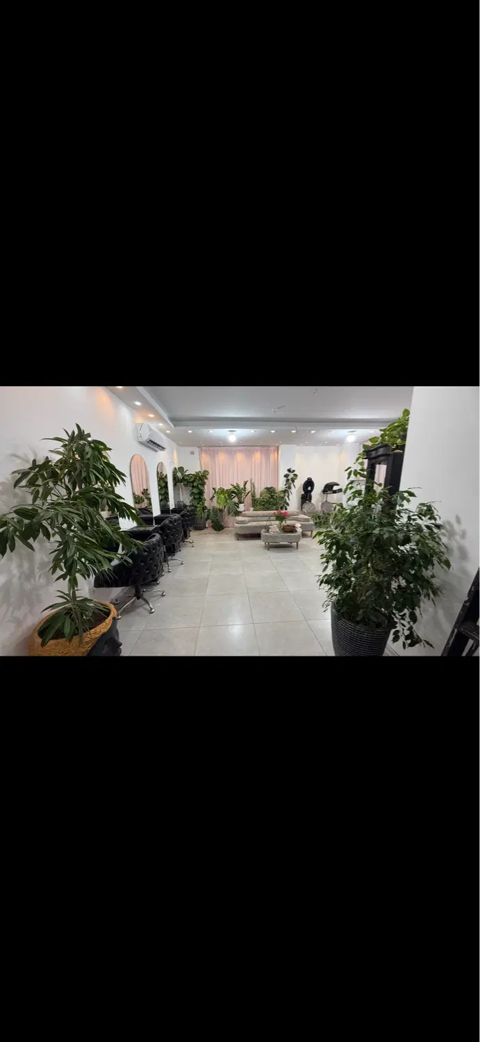اجاره اتاق مژه  و میز ناخن و فیشیال