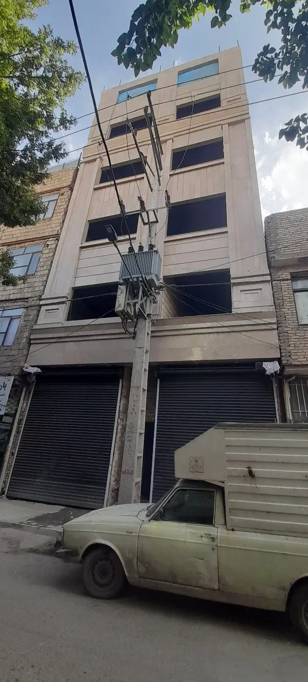 ملک تجاری مسکونی مخصوص درمانگاه وداروخانه