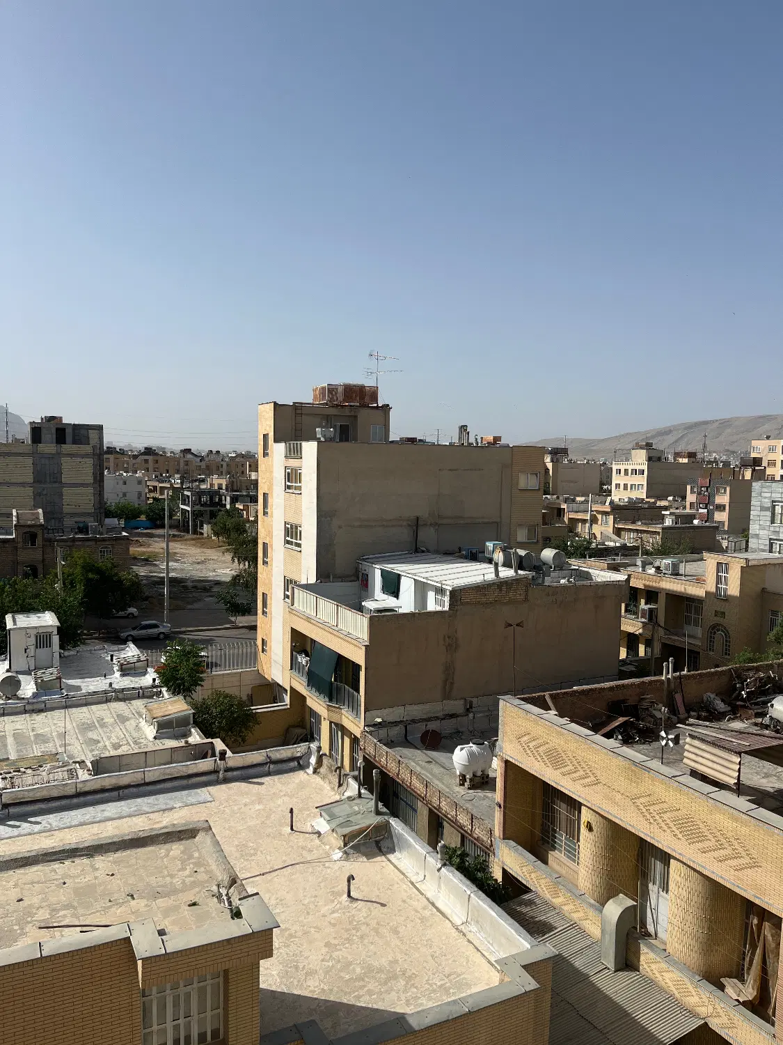 اپارتمان ۱۶۰ متری در شهید رضایی