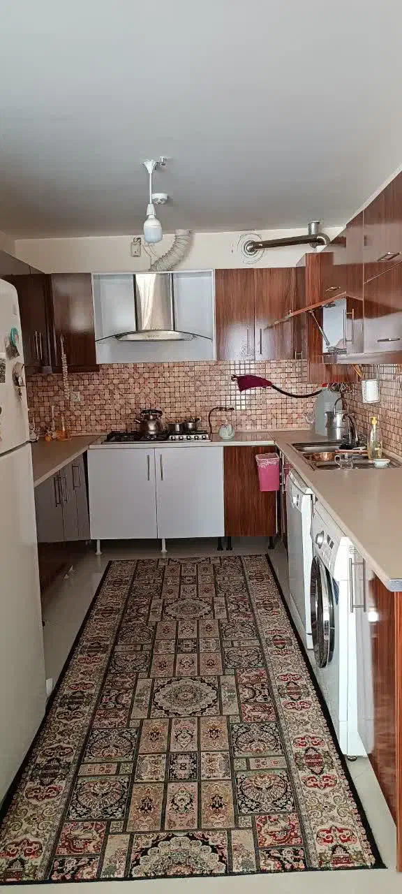 ۱۰۰ متر رو به افتاب