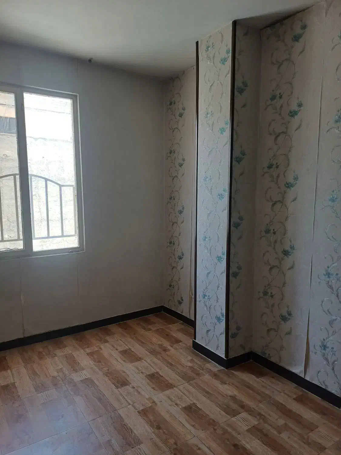 ۸۰ متر طبقه سوم بالای داروخانه