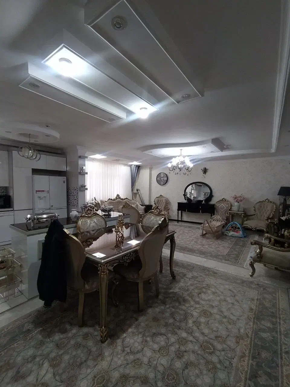 آپارتمان بسیار شیک ۱۰۵ متر