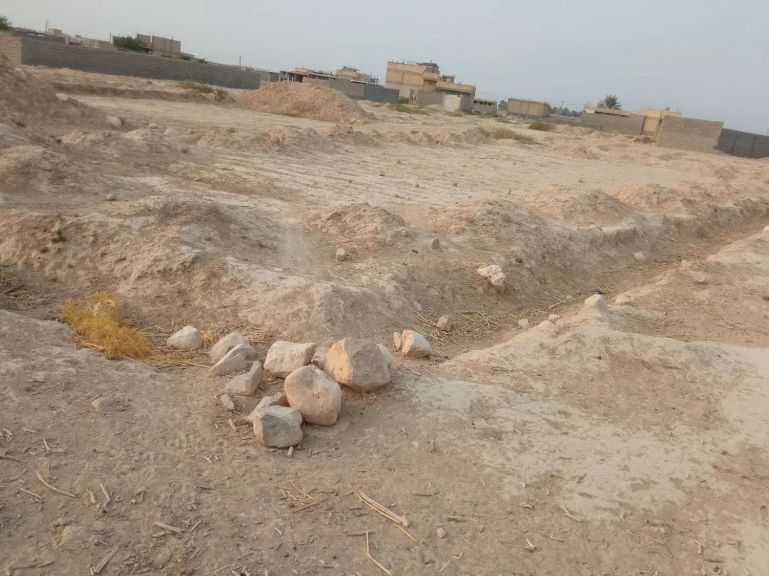زمین مسکونی درب حیاط