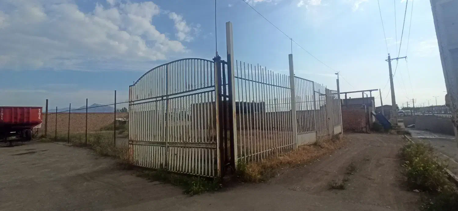 زمین تجاری به متراژ ۴۰۰ متر