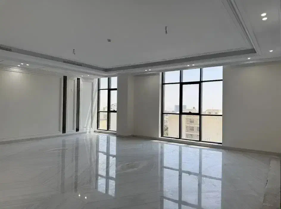 135 متر _ خوش نقشه _ دنج و کم تردد