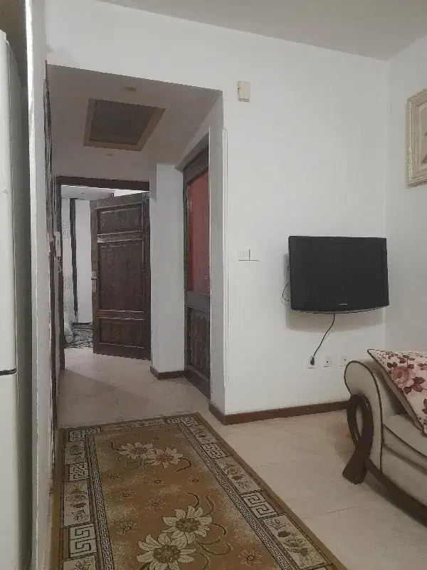 یک نفر همخونه